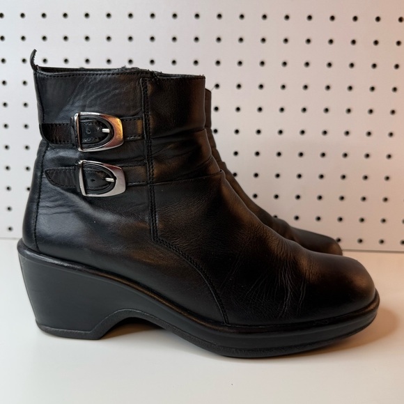 Dansko Bibi Ankle Boots Black Leather Low Heel Dual Buckle City EU 38 US 7.5/8 - Picture 2 of 16